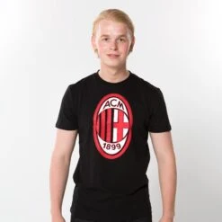 AC Milan Big Logo T-shirt Senior 10 AC Milan Big Logo T-shirt Senior -Modekleding ac milan big logo t shirt senior 3