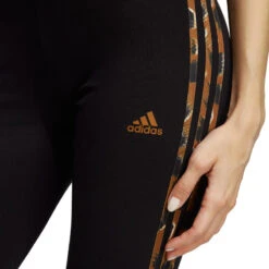 Adidas Essentials 3-Stripes Animal Print Dames Legging -Modekleding adidas essentials 3 stripes animal print dames legging 4
