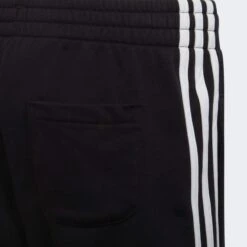ADIDAS Essentials 3-Stripes Short 8 ADIDAS Essentials 3-Stripes Short -Modekleding essentials 3 stripes short 1