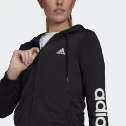 ADIDAS Essentials Logo French Terry Trainingspak 12 ADIDAS Essentials Logo French Terry Trainingspak -Modekleding essentials logo french terry trainingspak 3