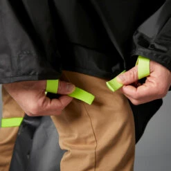 BTWIN FIETSPONCHO STAD ZICHTBAAR OVERDAG 120 ZWART/FLUOGEEL -Modekleding fietsponcho stad zichtbaar overdag 120 zwartfluogeel 4