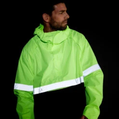 BTWIN FIETSPONCHO STAD ZICHTBAAR 'S NACHTS 560 ZWART/FLUOGEEL -Modekleding fietsponcho stad zichtbaar s nachts 560 zwartfluogeel 9