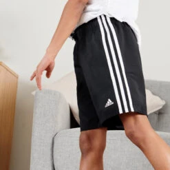 ADIDAS GYMSHORT VOOR JONGENS AEROREADY DRIE STREPEN ZWART 25 ADIDAS GYMSHORT VOOR JONGENS AEROREADY DRIE STREPEN ZWART -Modekleding gymshort voor jongens aeroready drie strepen zwart 10