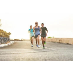 Loopshort Voor Heren Kiprun Split 25 Loopshort Voor Heren Kiprun Split -Modekleding hardloopshort met zijsplitten voor heren zwart grijs 10