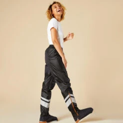 BTWIN Regenbroek Met Geïntegreerde Schoencovers Voor Op De Fiets 540 Dames Zwart 15 BTWIN Regenbroek Met Geïntegreerde Schoencovers Voor Op De Fiets 540 Dames Zwart -Modekleding regenbroek met geintegreerde schoencovers voor op de fiets 540 dames zwart 2