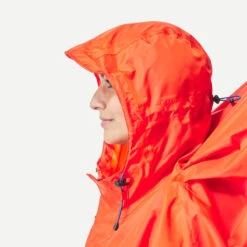 Quechua Regenponcho Voor Trekking MT900 Rood 75 Liter S/M 12 Quechua Regenponcho Voor Trekking MT900 Rood 75 Liter S/M -Modekleding regenponcho voor trekking mt900 rood 75 liter sm 4