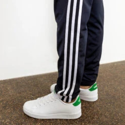 ADIDAS TRAININGSPAK VOOR KINDEREN COLORBLOCK BLAUW/ROOD -Modekleding trainingspak voor kinderen colorblock blauwrood 12