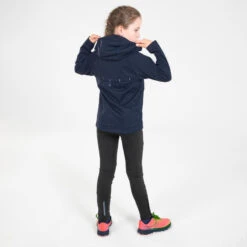 Warm Atletiekjack Voor Kinderen AT 500 -Modekleding warme en waterdichte jas voor hardlopen kinderen marineblauw groen 6