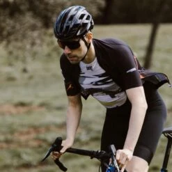 Zomerse Fiets- En Hardlooponderhemd Mooquer Camo Mesh Layer 7 Zomerse Fiets- En Hardlooponderhemd Mooquer Camo Mesh Layer -Modekleding zomerse fiets en hardlooponderhemd mooquer camo mesh layer 2